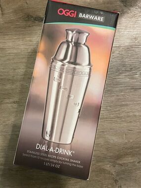 New in box OGGI Stainless Steel Dial-A-Drink Cocktail Shaker - Silver 34oz